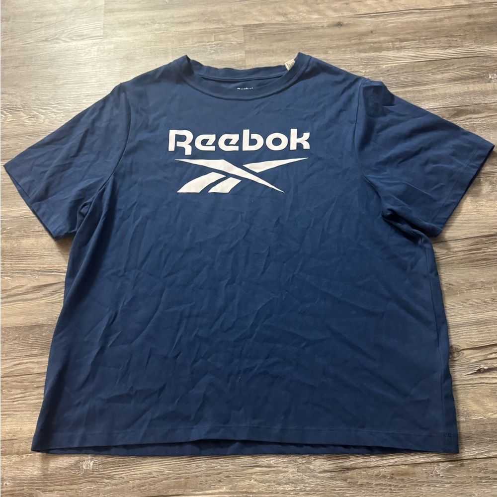 Reebok Navy Blue Short Sleeve Tee EUC